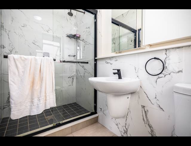 3 BEDROOM APARTMENT FOR SALE IN SANDOWN